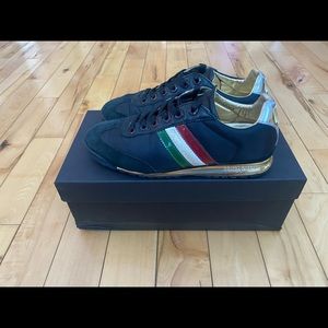 Dolce & Gabbana black sneakers with gold accent